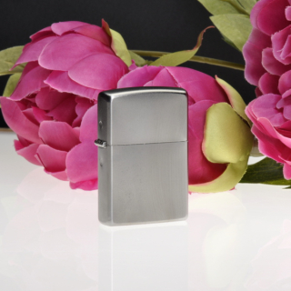 Zapalniczka Zippo benzynowa GRAWER GRATIS